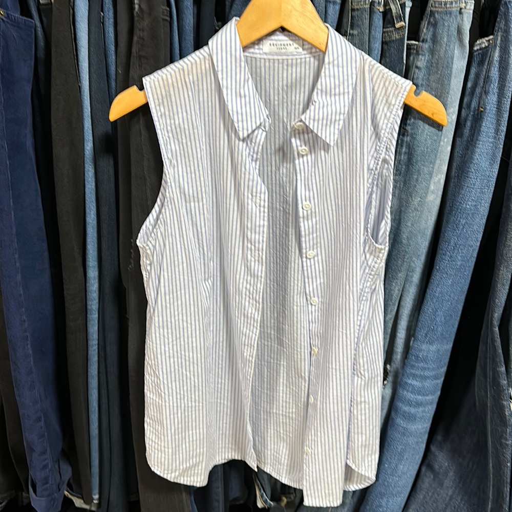 Sleeveless Equipment top